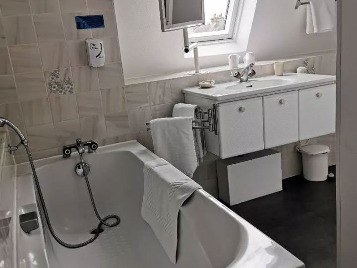 chambre-supérieure-granitiere-maison-hote-cotentin-manche